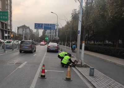 蜀山區(qū)“一橋、一路、一設(shè)施”榮獲合肥市“扁鵲杯”獎(jiǎng)，樹(shù)立道路設(shè)施典范